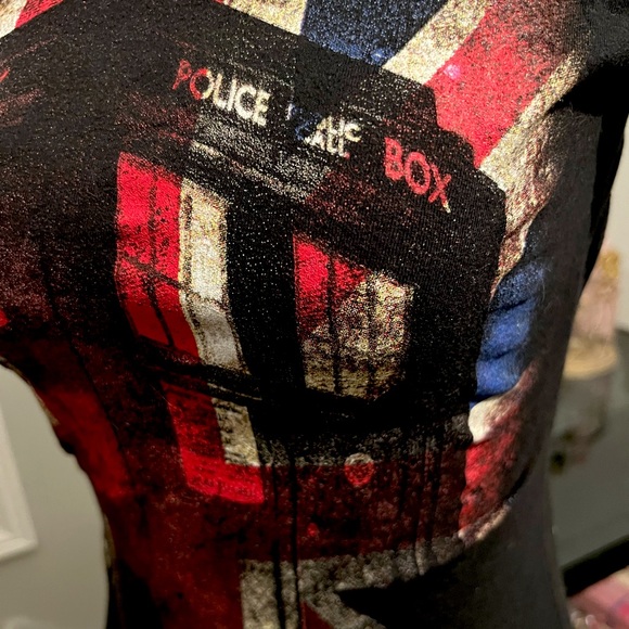Doctor Who Tardis Tee - Picture 2 of 3
